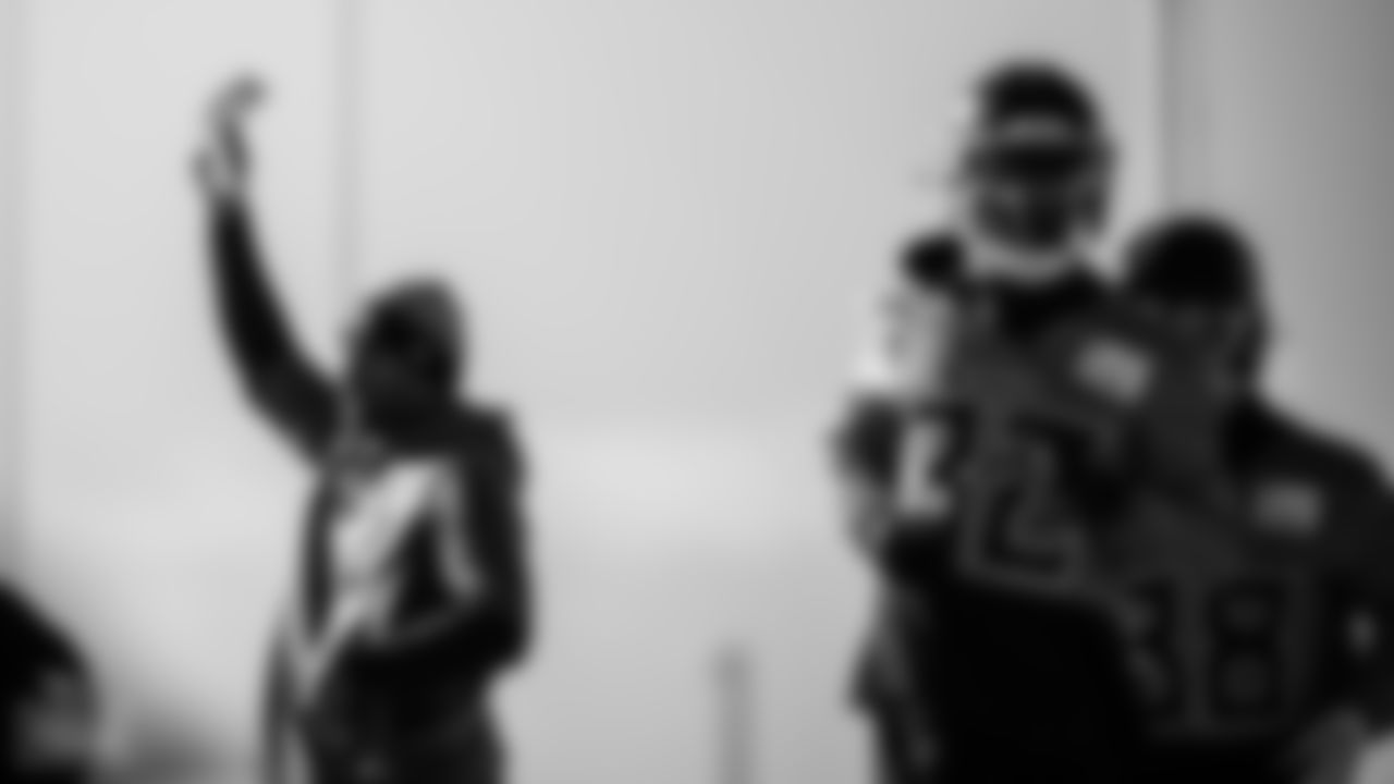 Safeties coach Scott Booker during practice at Ascension Saint Thomas Sports Park on December 01, 2022 in Nashville, TN. Photo By Cameron Faulkner/Tennessee Titans