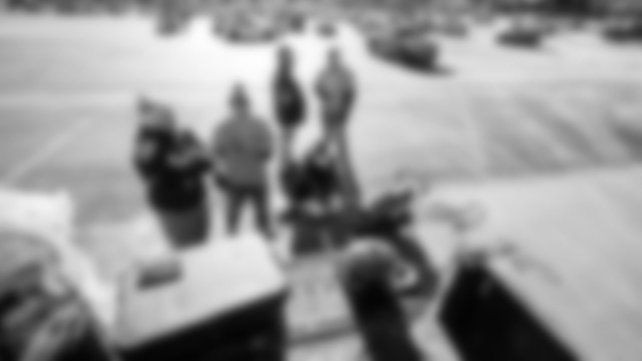 Tennessee Titans and the Houston Texans compete at Nissan Stadium on December 24, 2022 in Nashville, TN. Photo By \03387281/Tennessee Titans