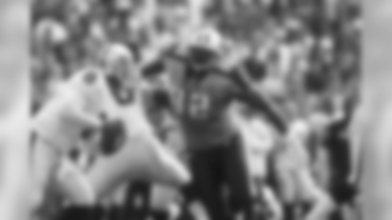 Albert Haynesworth in the 2002 NFL Draft is the most recent 15th overall pick selected by the Titans/Oilers franchise.
