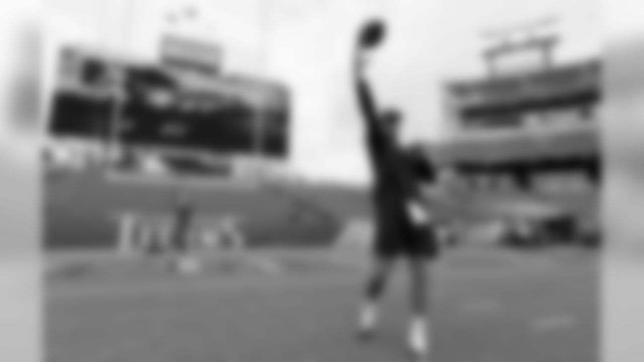 Tennessee Titans quarterback Blaine Gabbert warms up before an NFL football game between the Titans and the Houston Texans Sunday, Sept. 16, 2018, in Nashville, Tenn. (AP Photo/Mark Zaleski)