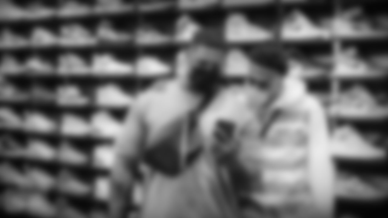 LOS ANGELES, CA - MAY 15, 2021 - Guard Rodger Saffold III #76 of the Tennessee Titans spends an off day shopping at Cool Kicks LA. Photo By Donald Page/Tennessee Titans