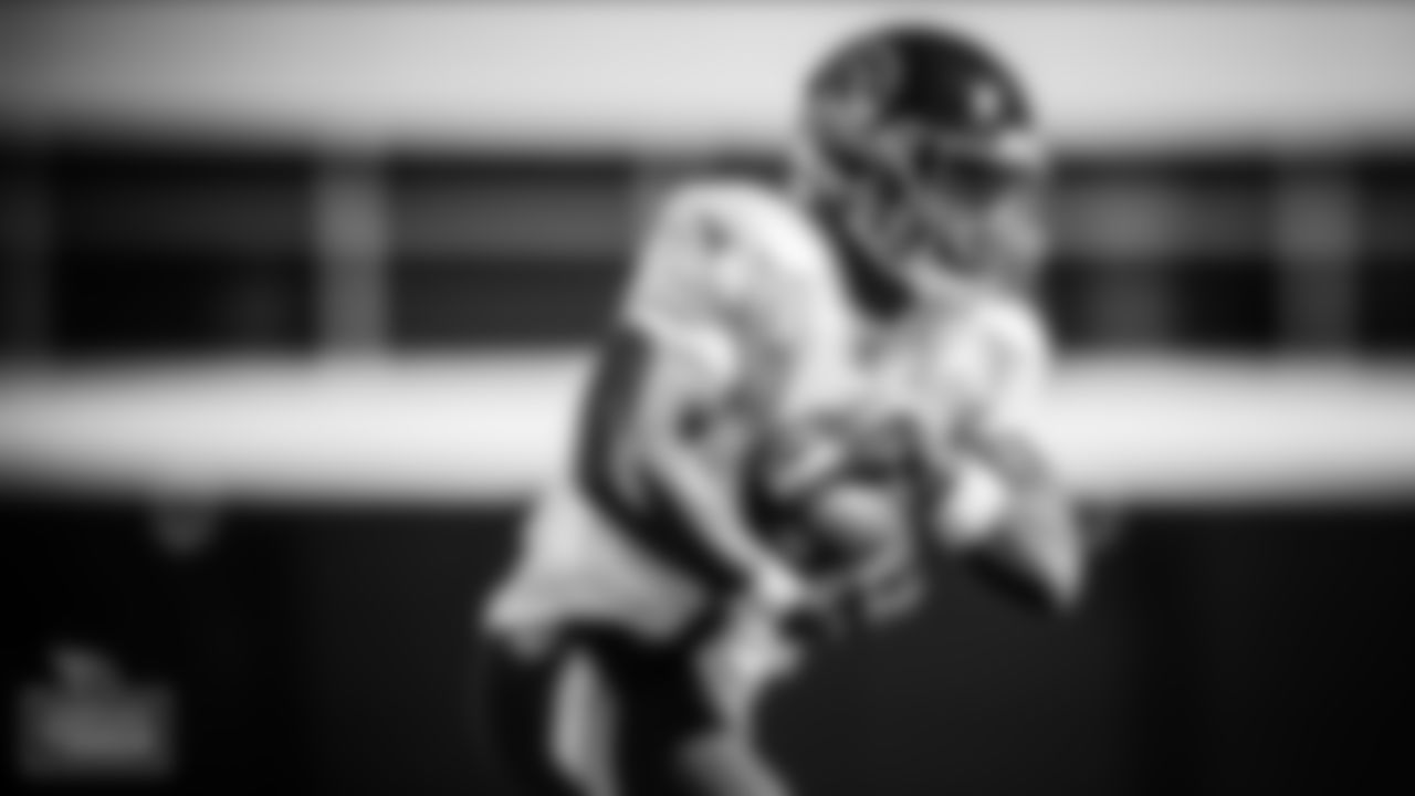Adrian Peterson #8 of the Tennessee Titans during practice at Saint Thomas Sports Park on November 04, 2021 in Nashville, TN. Photo By Donald Page/Tennessee Titans
