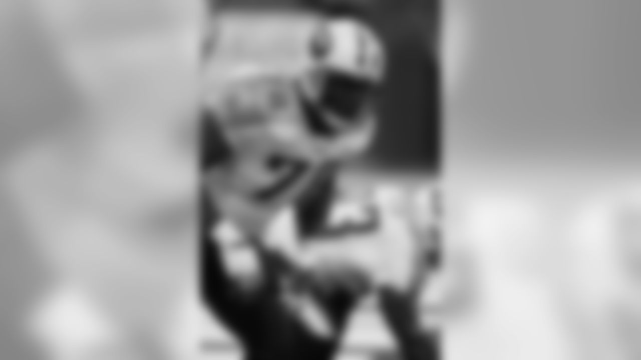 The Tennessee Titans selected John Thornton in the second round (52nd overall) of the 1999 NFL Draft.
