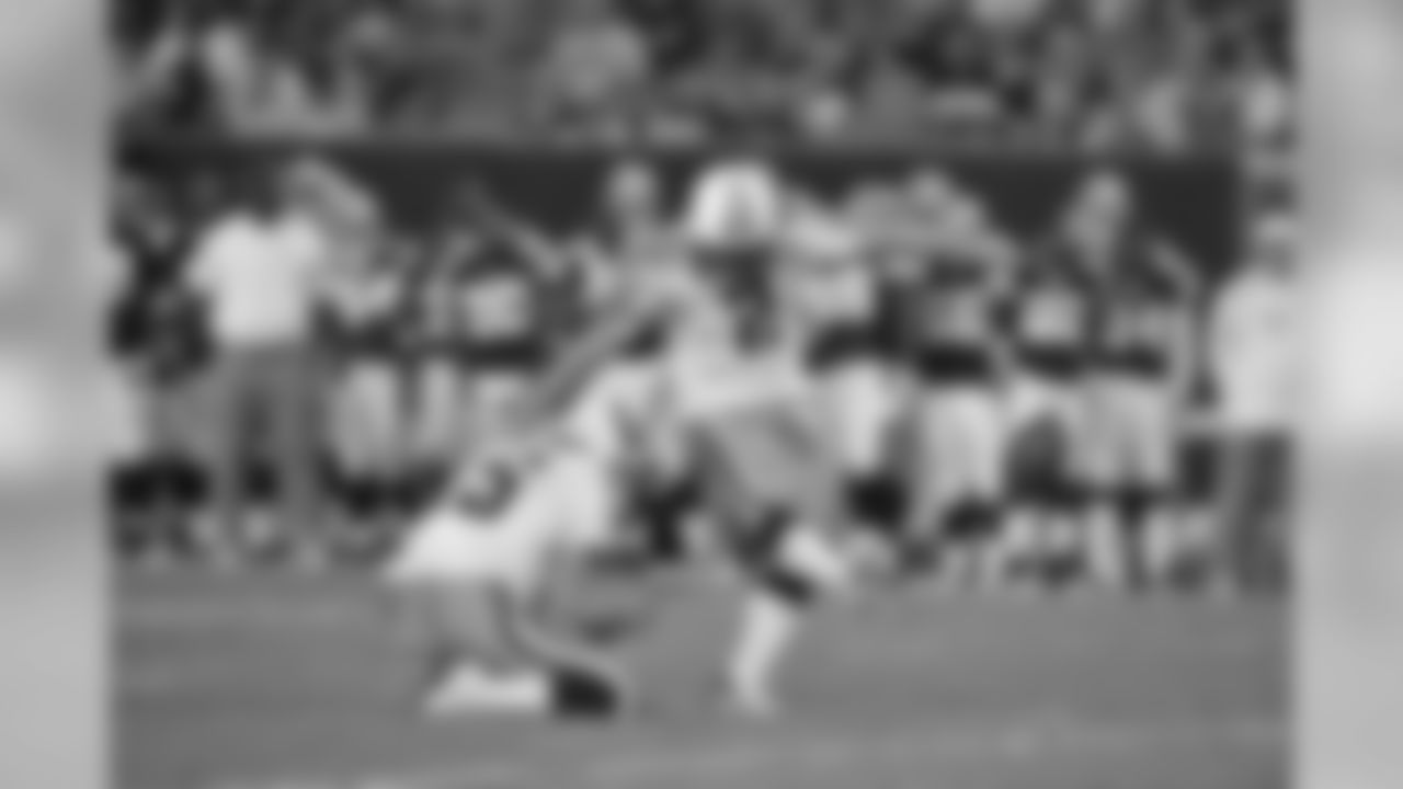 Tennessee Titans vs. Cleveland Browns in Cleveland, OH on August 29, 2009.