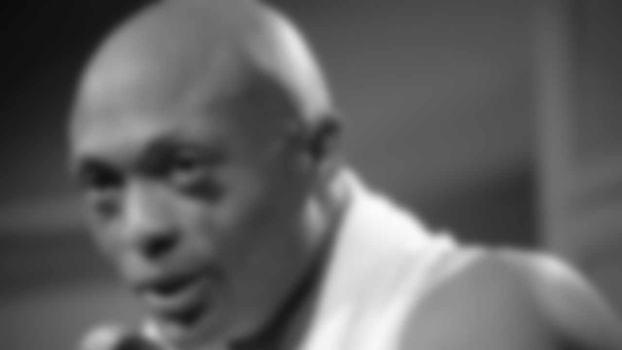 Tennessee Titans running back Eddie George talks with the media following the Titans 23 - 16 loss to the St. Louis Rams in Super Bowl XXXIV on January 30, 2000 at the Georgia Dome in Atlanta, Georgia. (Al Messerschmidt via AP)