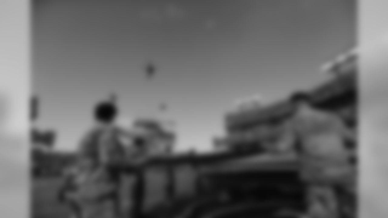 _53V8569