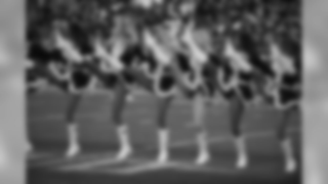 titans-redskins-cheer66147seqn}