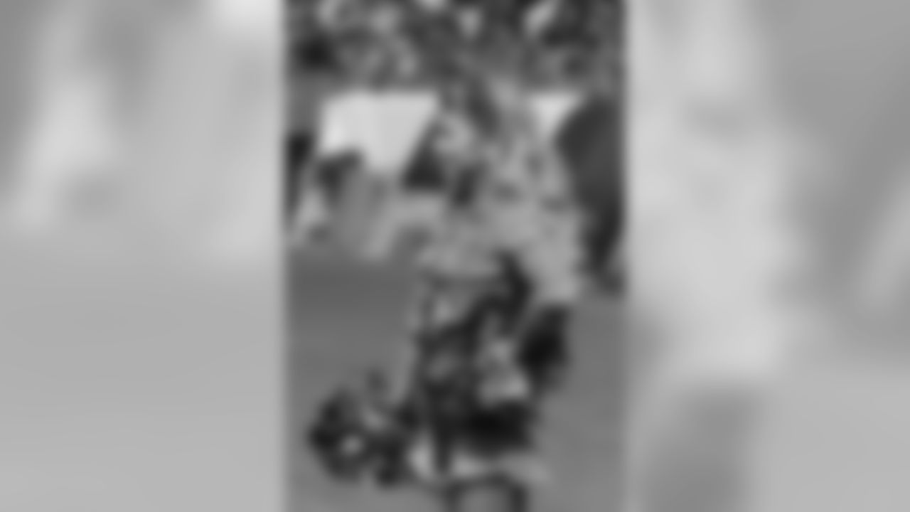 cheer2018eaglesB51563