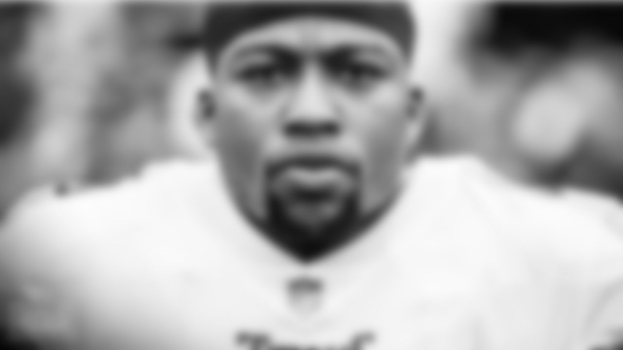 Fullback/running back Khari Blasingame #45 of the Tennessee Titans before the game between the Tennessee Titans and the Pittsburgh Steelers at Heinz Field on DECEMBER 19, 2021 in Pittsburgh, PA. Photo By Donald Page/Tennessee Titans