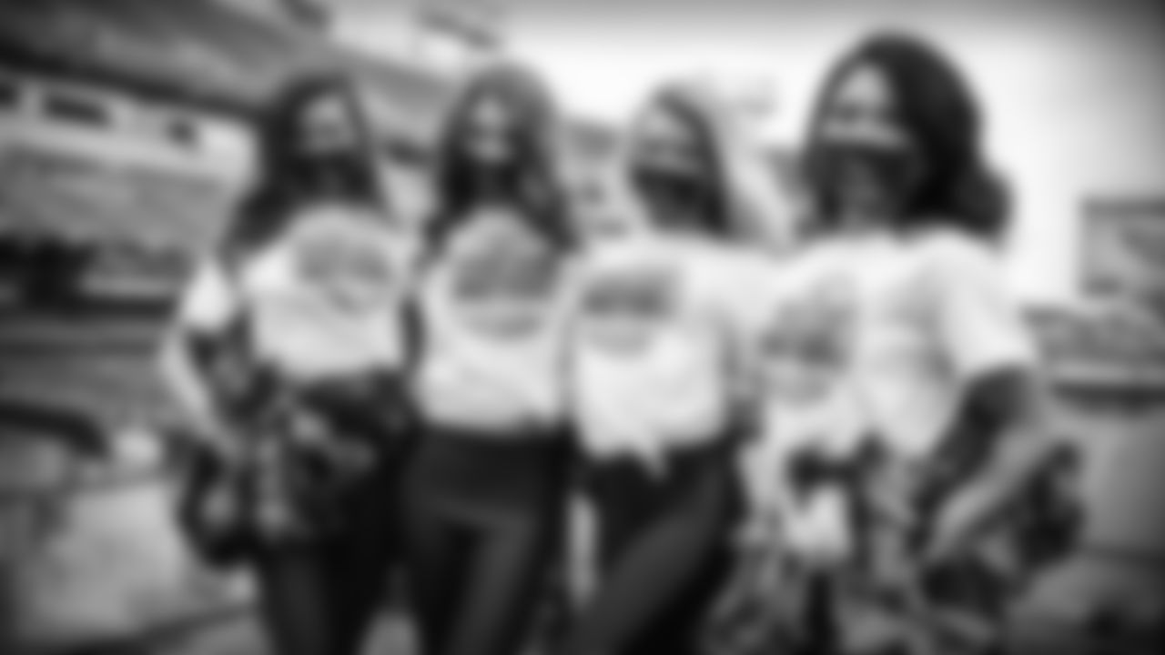 Tennessee Titans cheerleaders before the game between the Tennessee Titans and the Buffalo Bills at Nissan Stadium on OCTOBER 13, 2020 in Nashville, TN. Photo By Sam Carbine/Tennessee Titans