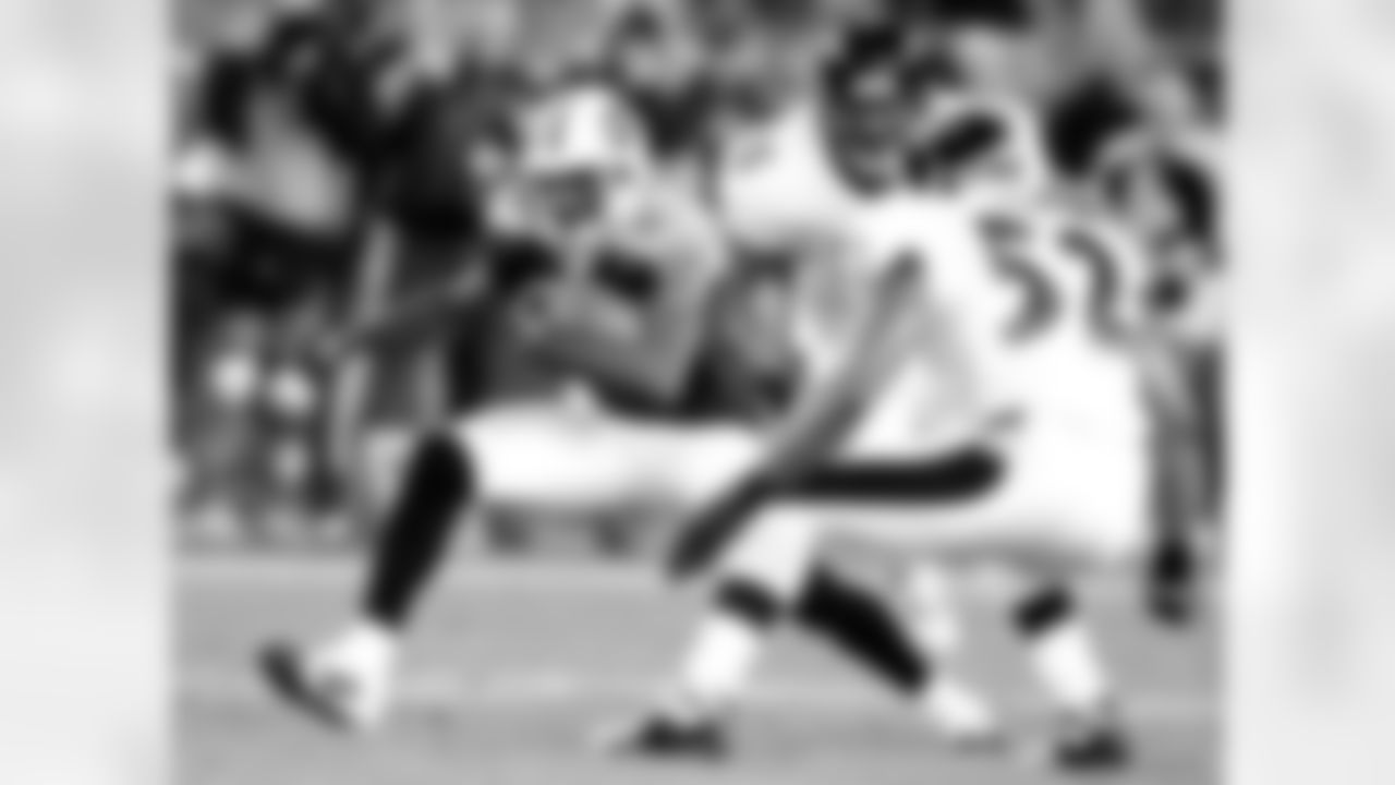 The Oilers drafted Derrick Mason in the fourth round (98th overall) of the 1997 NFL Draft.
