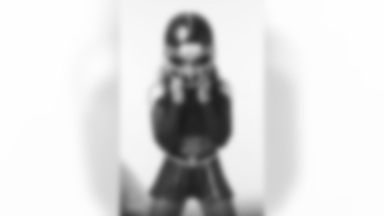 ZephanieDykes_1813