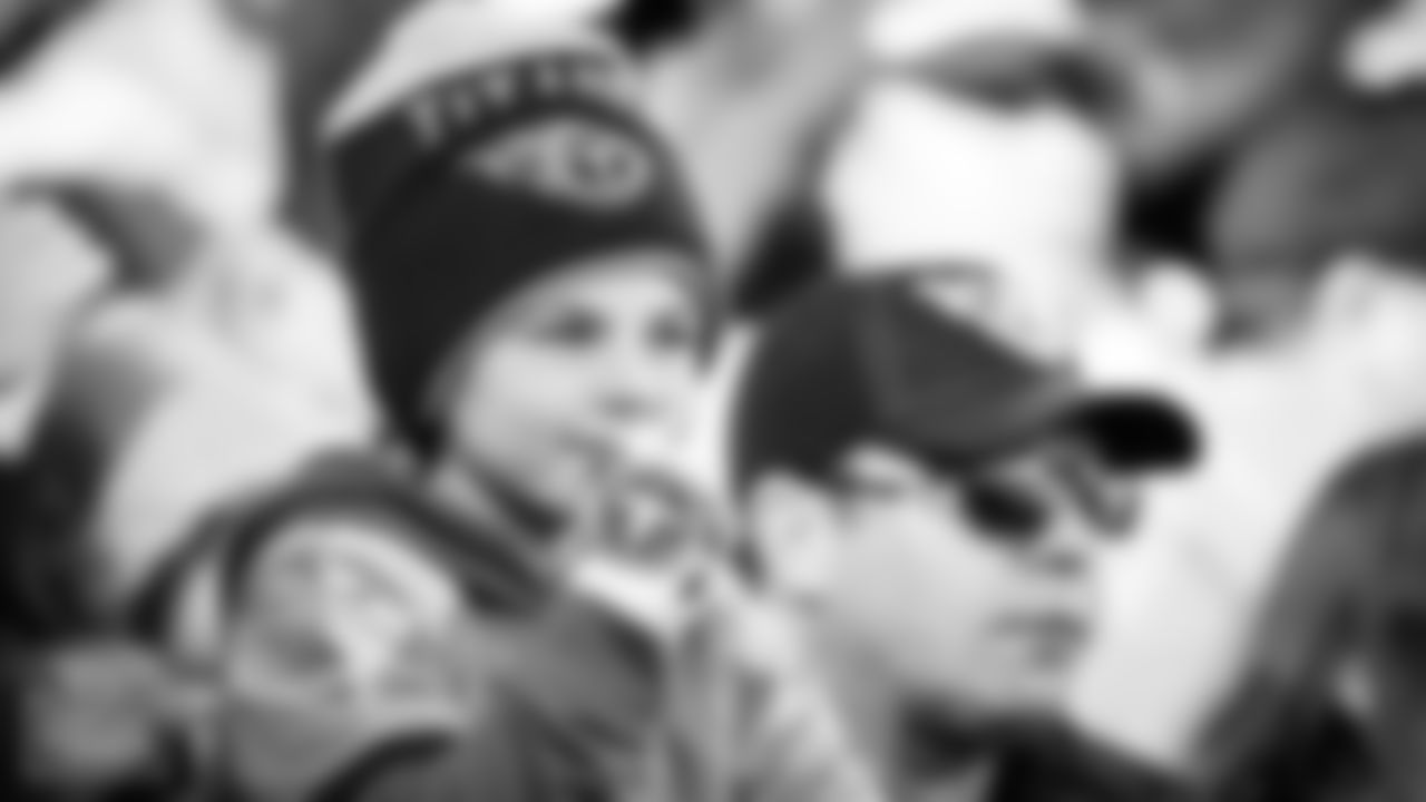 Young fan during the second half of the game against the Jacksonville Jaguars at Nissan Stadium on December 12, 2021 in Nashville, TN. Photo By Joe Howell/Tennessee Titans
