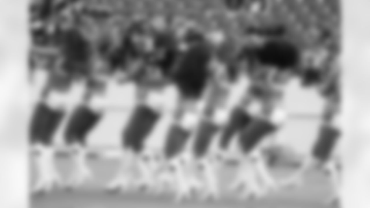 cheerleaders-180814-scrimmage241521