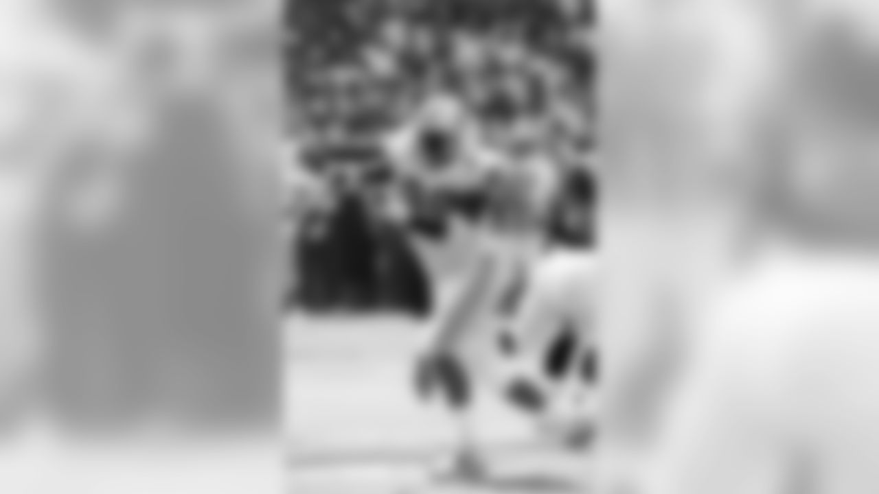 The Oilers selected Kenny Holmes at the 18th spot in the 1997 NFL Draft before moving from Houston to Tennessee.