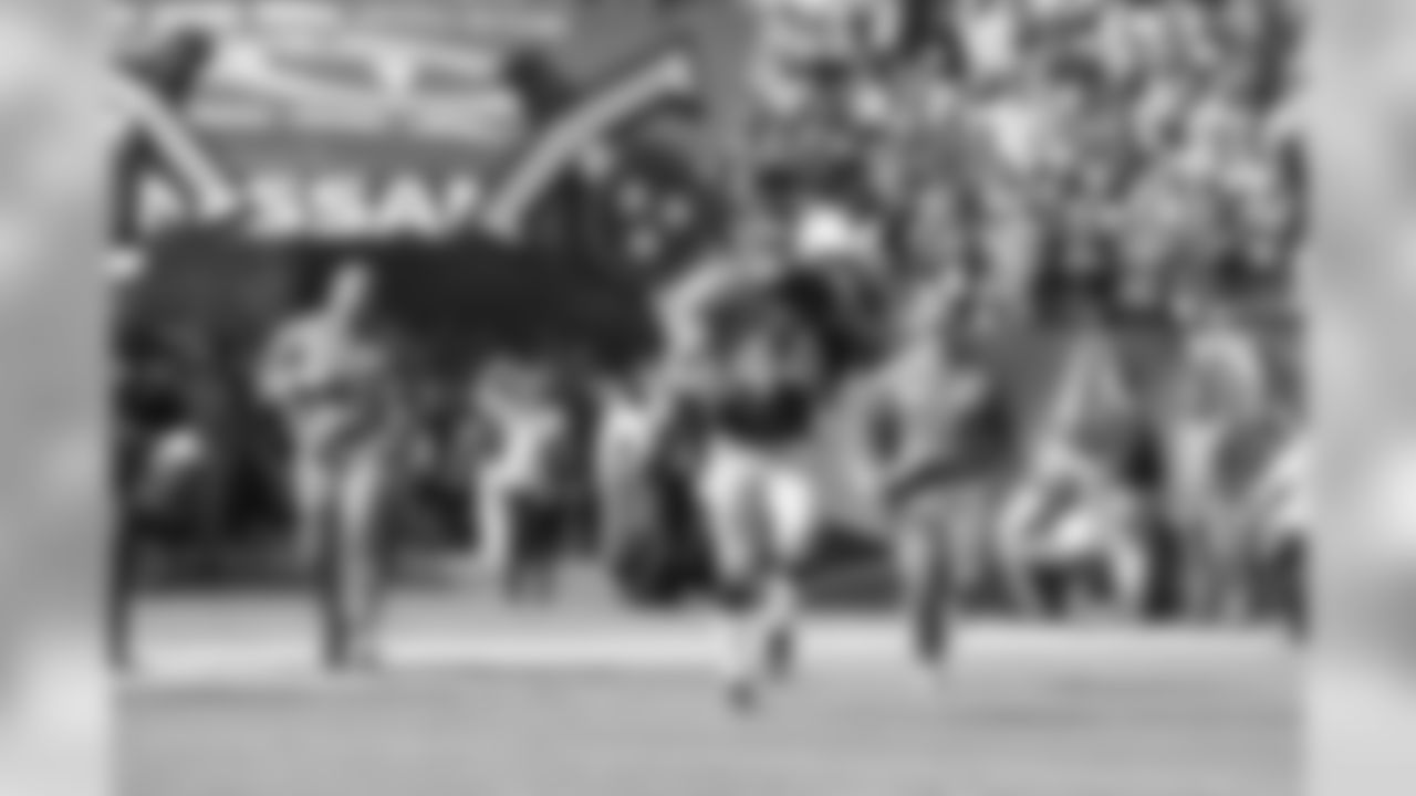 military2018titans60554