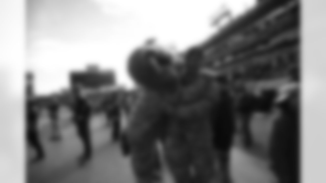 military2018titans60617