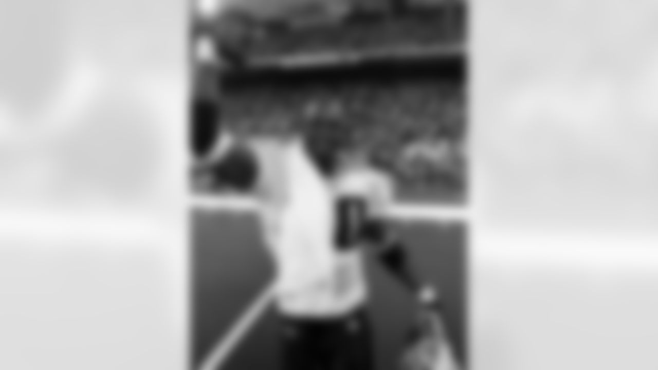 The Tennessee Titans selected Jevon Kearse at the 16th spot in the 1999 NFL Draft.