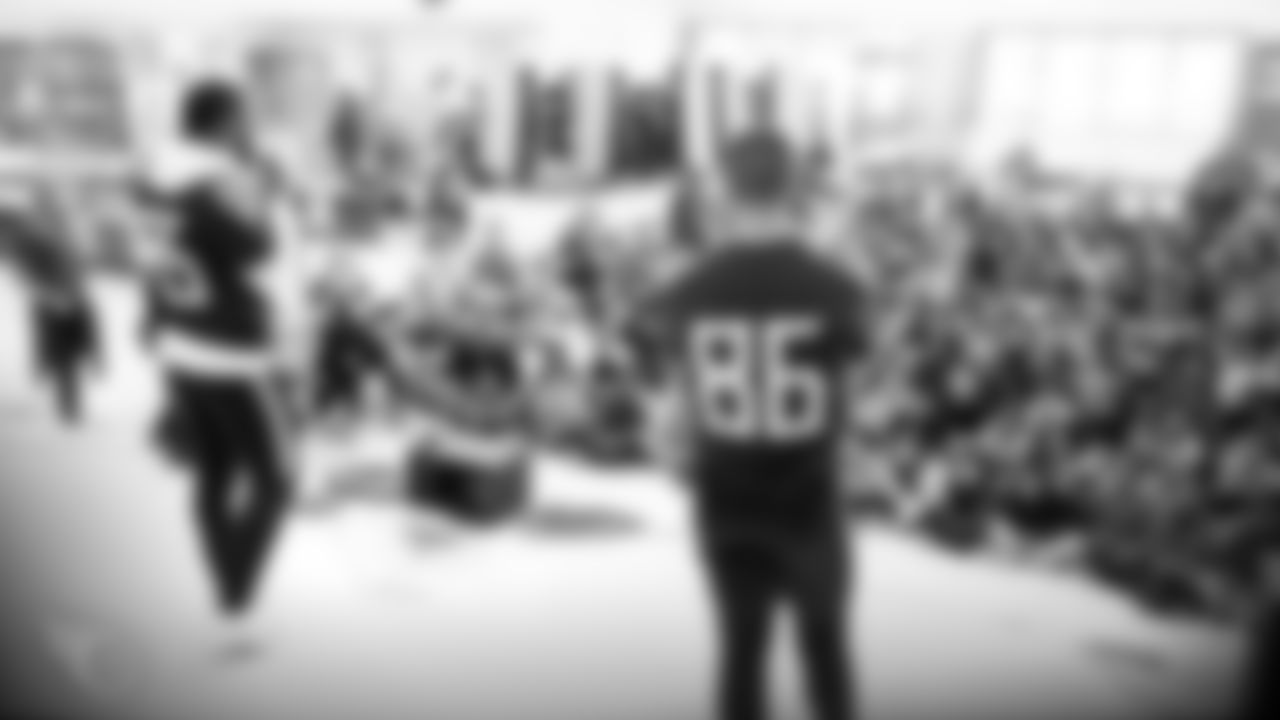 NASHVILLE, TN - NOVEMBER 19, 2019 - Seed to Mountain show at Tom Joy Elementary School in Nashville, TN. Photo By Donald Page/Tennessee Titans