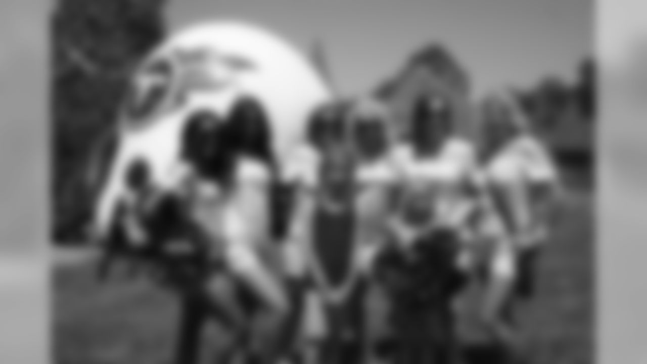 In addition to adding fun and excitement to every Tennessee Titans home game, the Tennessee Titans Cheerleaders are also active members of the Nashville community.