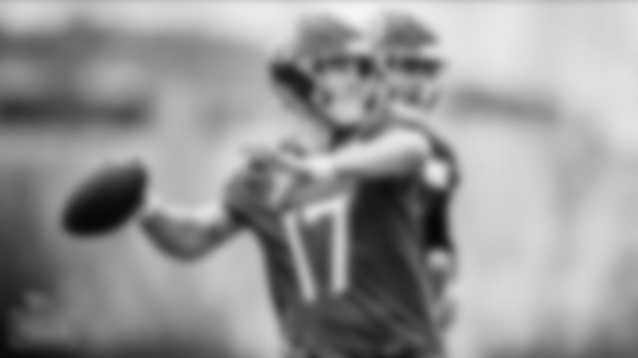 Quarterback Ryan Tannehill #17 of the Tennessee Titans during practice at Saint Thomas Sports Park on DECEMBER 29, 2021 in Nashville, TN. Photo By Donald Page/Tennessee Titans