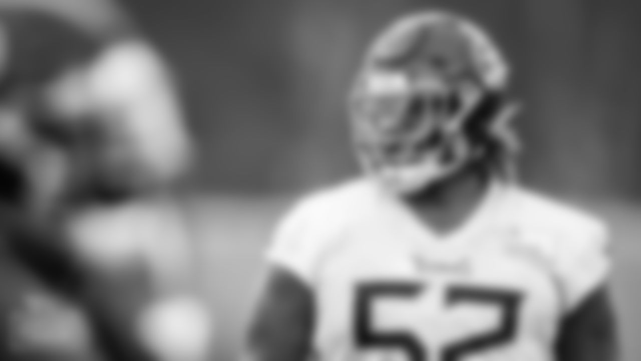 Center Daniel Munyer #52 of the Tennessee Titans during practice at Saint Thomas Sports Park on DECEMBER 30, 2021 in Nashville, TN. Photo By Donald Page/Tennessee Titans