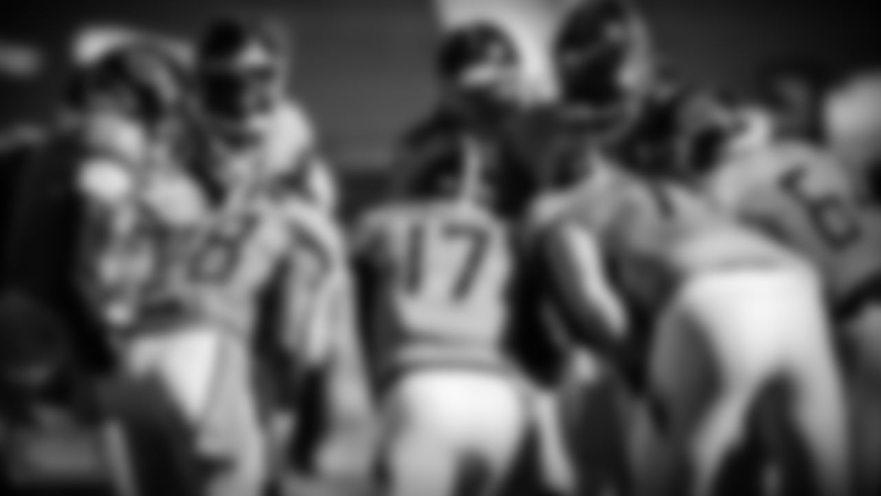 Quarterback Ryan Tannehill #17 of the Tennessee Titans in the huddle during the game between the Tennessee Titans and the Chicago Bears at Nissan Stadium on NOVEMBER 08, 2020 in Nashville, TN. Photo By Donald Page/Tennessee Titans