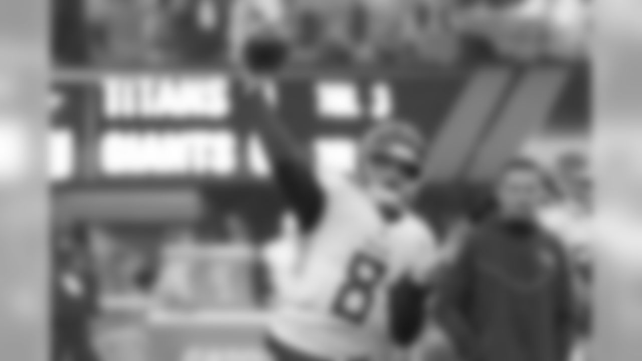 Tennessee Titans quarterback Marcus Mariota works out prior to an NFL football game against the New York Giants, Sunday, Dec. 16, 2018, in East Rutherford, N.J. (AP Photo/Bill Kostroun)
