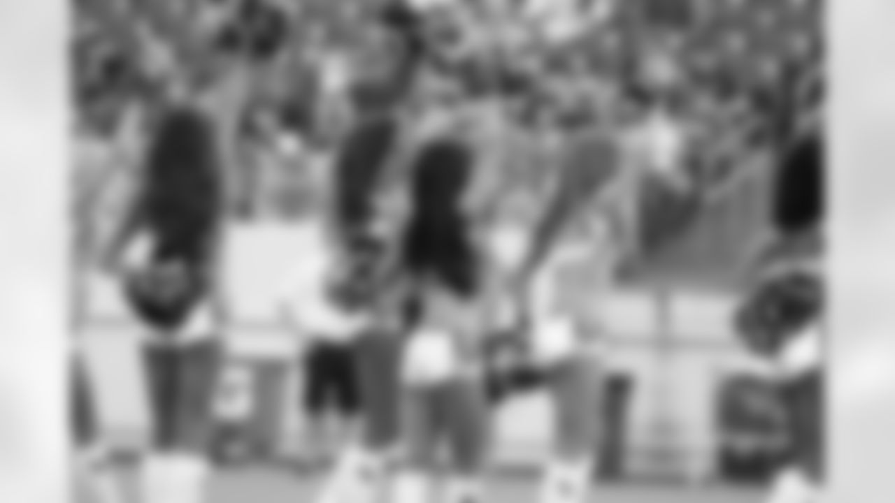 cheerleaders-180814-scrimmage241530