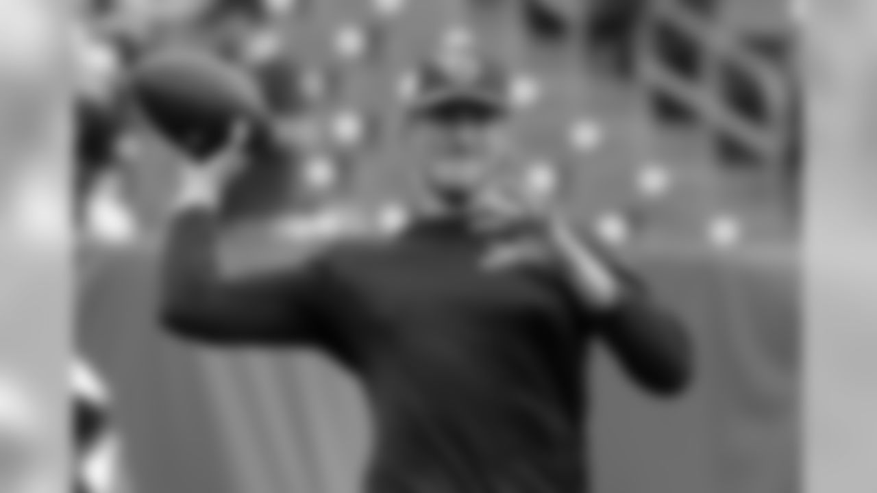 Tennessee Titans quarterback Blaine Gabbert warms up before an NFL football game between the Titans and the Houston Texans Sunday, Sept. 16, 2018, in Nashville, Tenn. (AP Photo/Mark Zaleski)