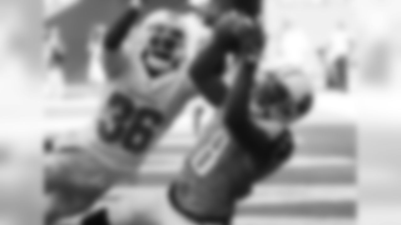 Tennessee Titans at Miami Dolphins - Sunday, Oct. 8, 2017 - Hard Rock Stadium