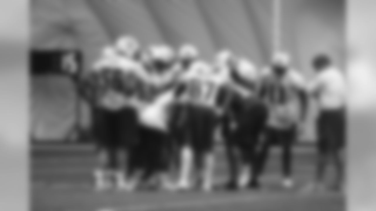 Tennessee Titans players take part in an organized training activity (OTA) on Wednesday, June 17, 2009 at Baptist Sports Park.