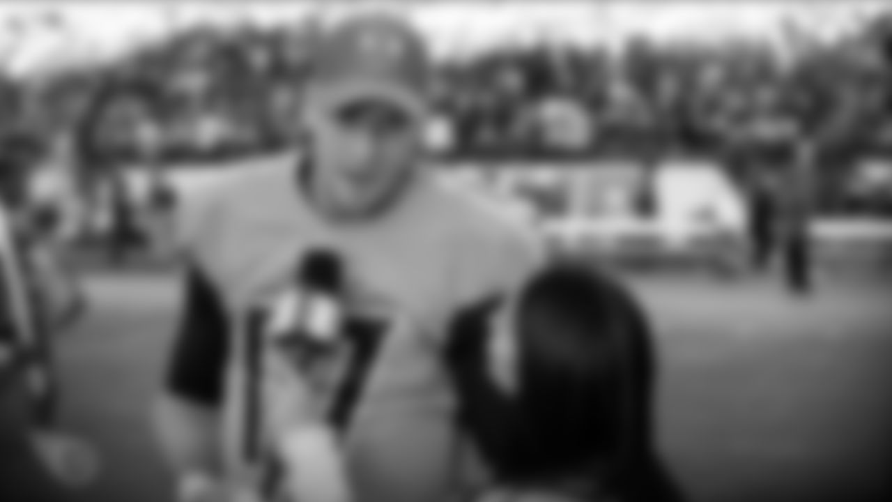 NASHVILLE, TN - NOVEMBER 10, 2019 - Quarterback Ryan Tannehill #17 of the Tennessee Titans talks with Tracy Wolfson of CBS Sports during the Tennessee Titans and the Kansas City Chiefs at Nissan Stadium in Nashville, TN. Photo By Matthew Osborne/Tennessee Titans