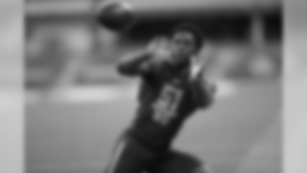 WR Taywan Taylor