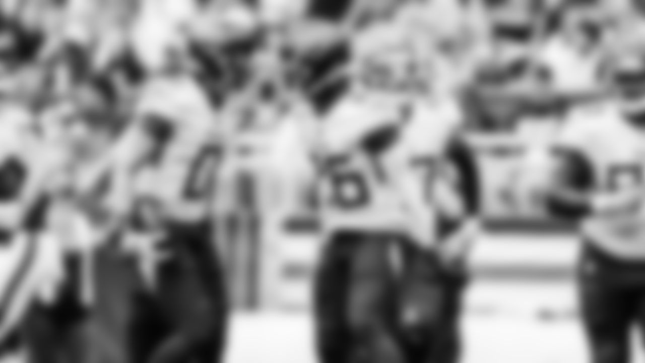 The game between the Tennessee Titans and the Cleveland Browns at the Cleveland Browns Stadium on September 24, 2023 in Cleveland, OH. Photo By 102032000028\ /Tennessee Titans
