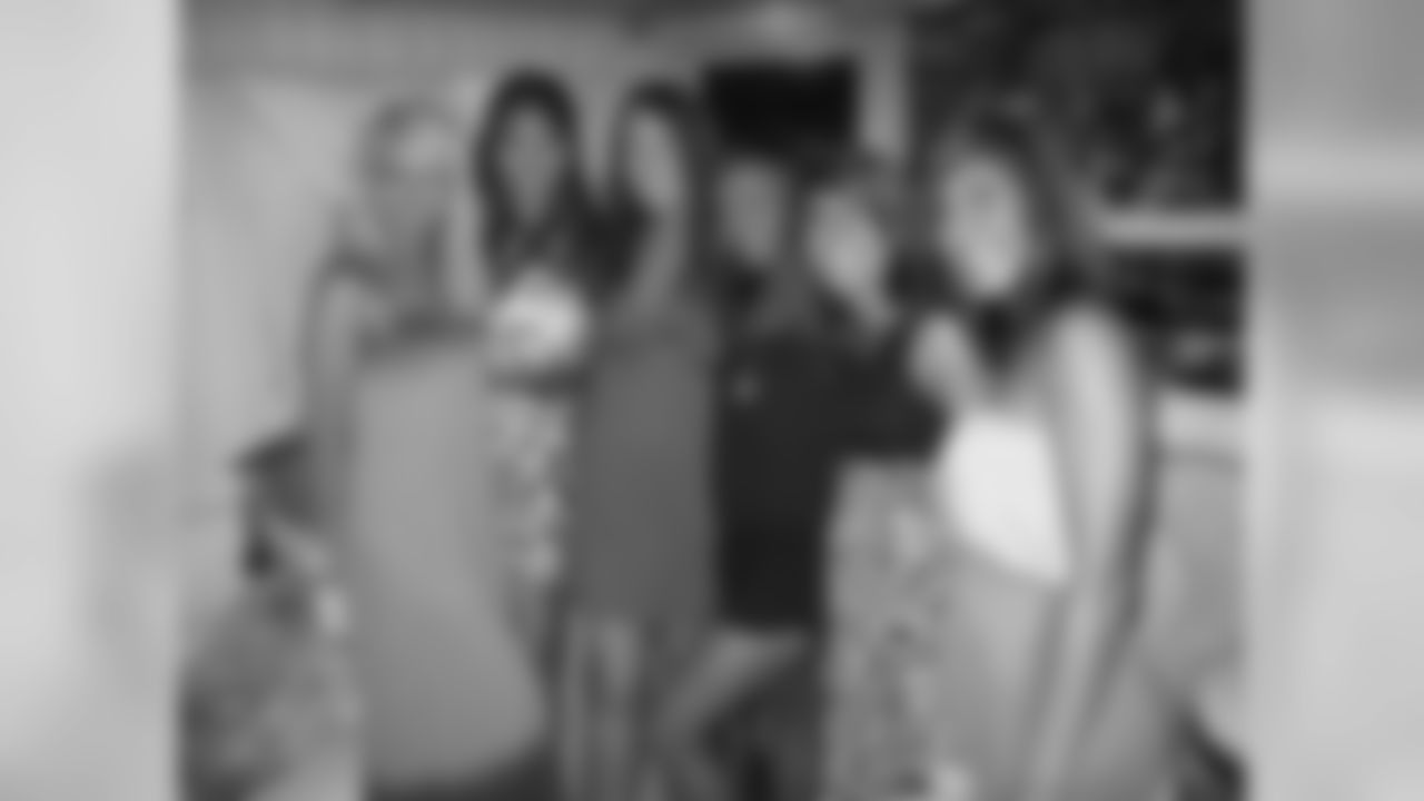 052709yachtdinner