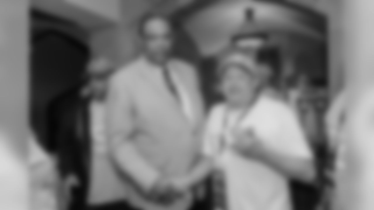 robert-brazile_2018-enshrinement_HOF_Party53899