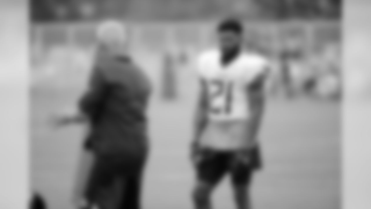 training-camp-buccaneers-180816b44177