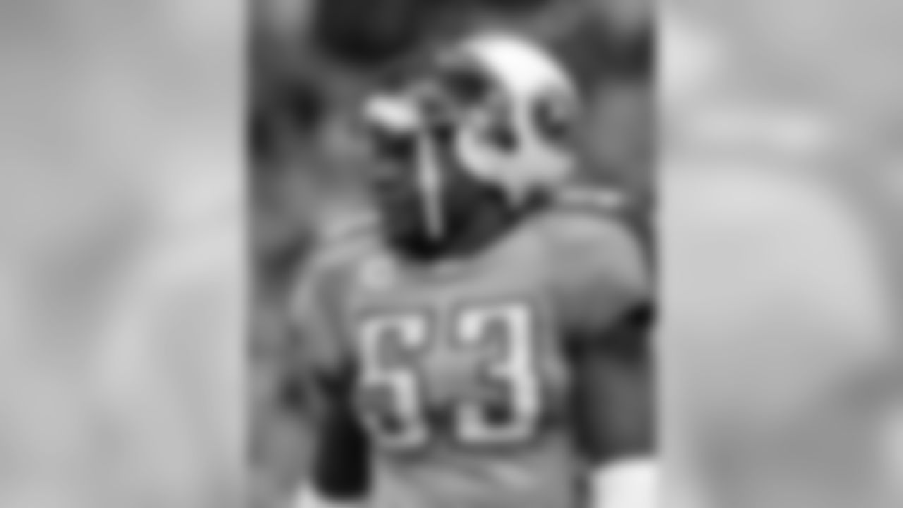 Tennessee Titans linebacker Keith Bulluck is shown during an NFL football game in Nashville, Tenn., Dec. 2, 2007. (AP Photo/Mark Humphrey)