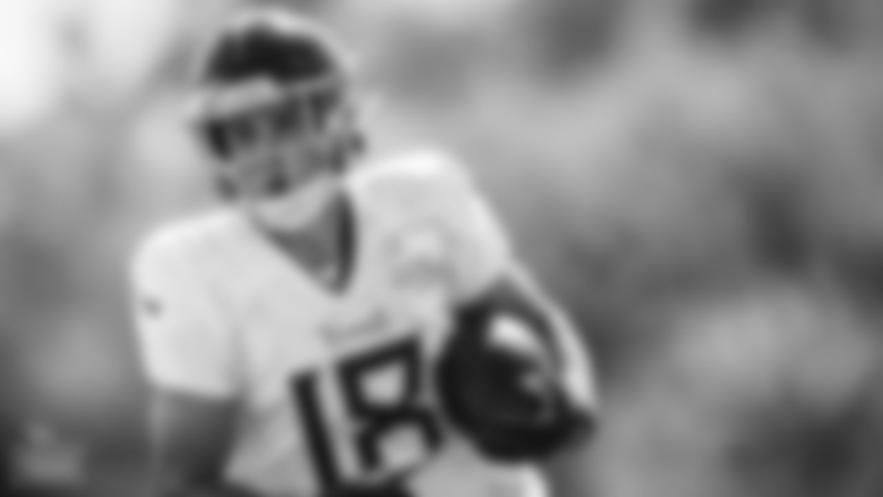 Wide receiver Kyle Philips #18 of the Tennessee Titans during training camp at Ascension Saint Thomas Sports Park on July 31, 2023 in Nashville, TN. Photo By Emily Starkey/Tennessee Titans