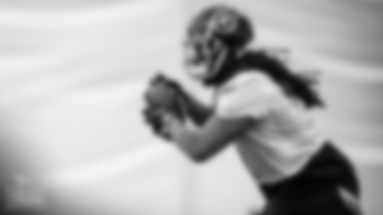 NASHVILLE, TN - JANUARY 06, 2022 - Running back D'Onta Foreman #7 of the Tennessee Titans during practice at Saint Thomas Sports Park in Nashville, TN. Photo By Donald Page/Tennessee Titans