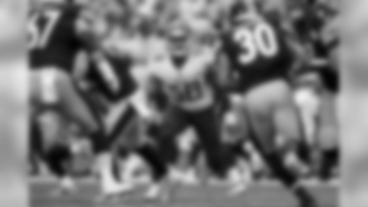 Tennessee Titans linebacker Harold Landry III (58) rushes during an NFL game against the Pittsburgh Steelers, Saturday Aug. 25, 2018, Pittsburgh. The Steelers defeated the Titans 16-1. (Al Tielemans via AP)
