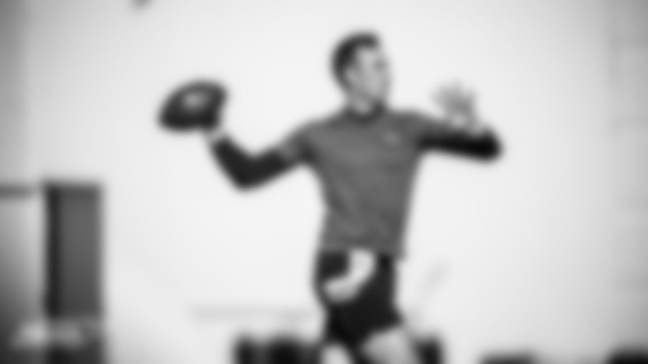 Quarterback Kevin Hogan #8 of the Tennessee Titans during practice at Saint Thomas Sports Park on JANUARY 12, 2022 in Nashville, TN. Photo By Donald Page/Tennessee Titans