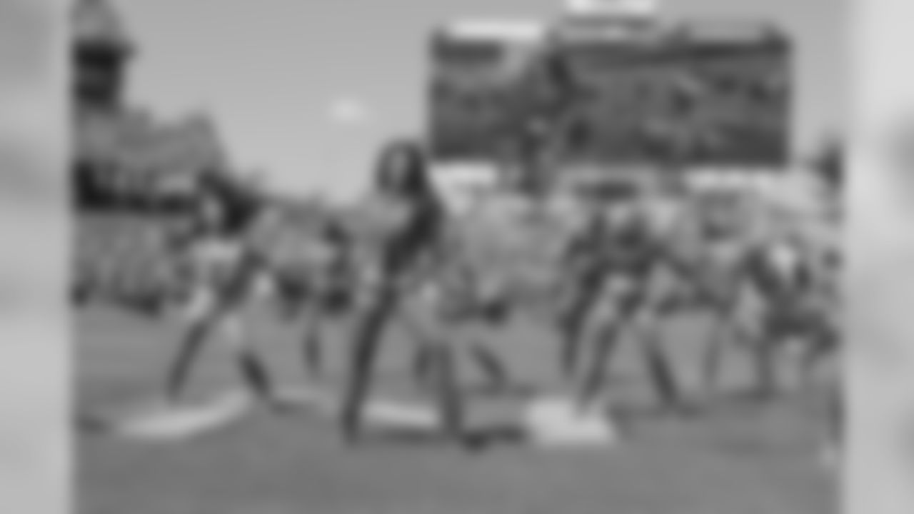 cheer2018eaglesB51551