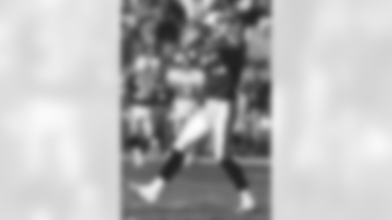 The Tennessee Titans selected Jevon Kearse at the 16th spot in the 1999 NFL Draft.