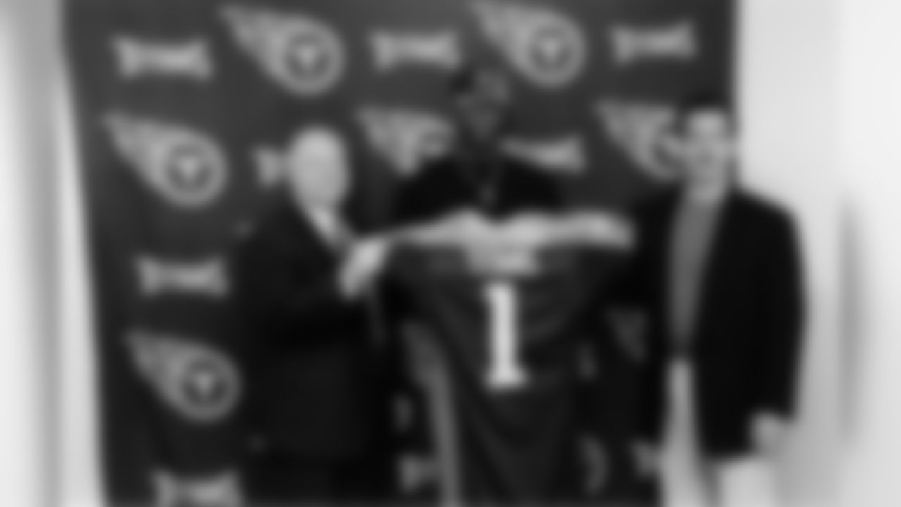 The Tennessee Titans selected Jevon Kearse at the 16th spot in the 1999 NFL Draft.