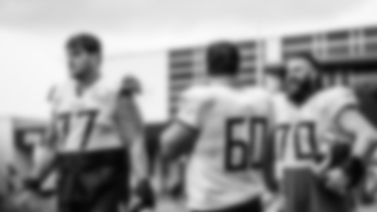 Taylor Lewan #77, Ben Jones #60 and Guard Jordan Roos #70 of the Tennessee Titans during training camp at Ascension Saint Thomas Sports Park on August 05, 2022 in Nashville, TN. Photo By Cameron Faulkner/Tennessee Titans