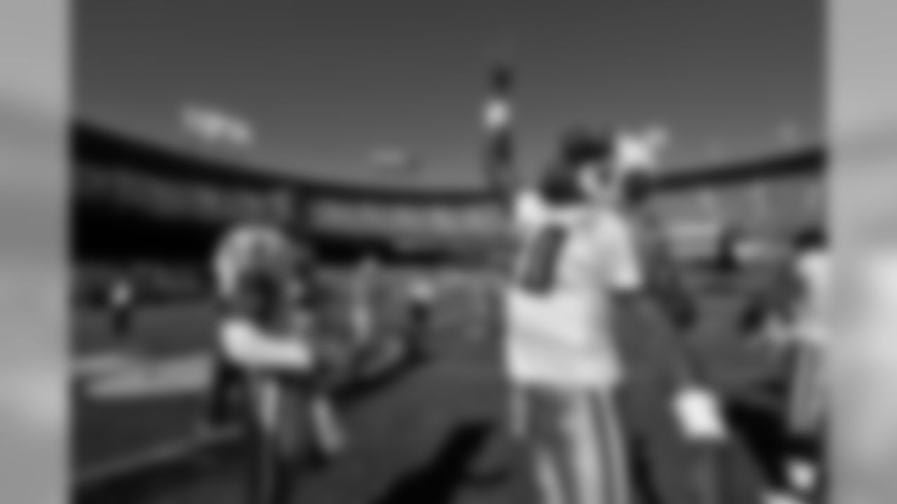 The Tennessee Titans improved to 2-6 with a 34-27 victory against the San Francisco 49ers at Candlestick Park on Sunday, Nov. 8, 2009.