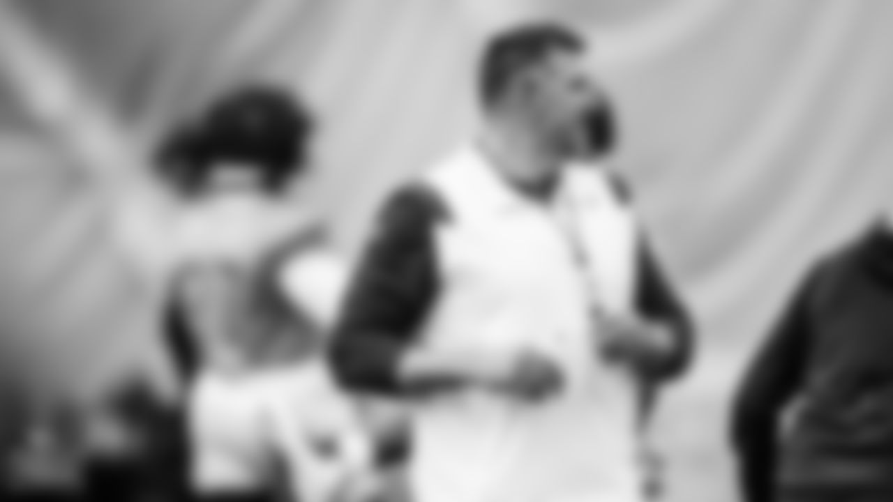 Head coach Mike Vrabel of the Tennessee Titans during practice at Ascension Saint Thomas Sports Park on December 16, 2022 in Nashville, TN. Photo By Donald Page/Tennessee Titans