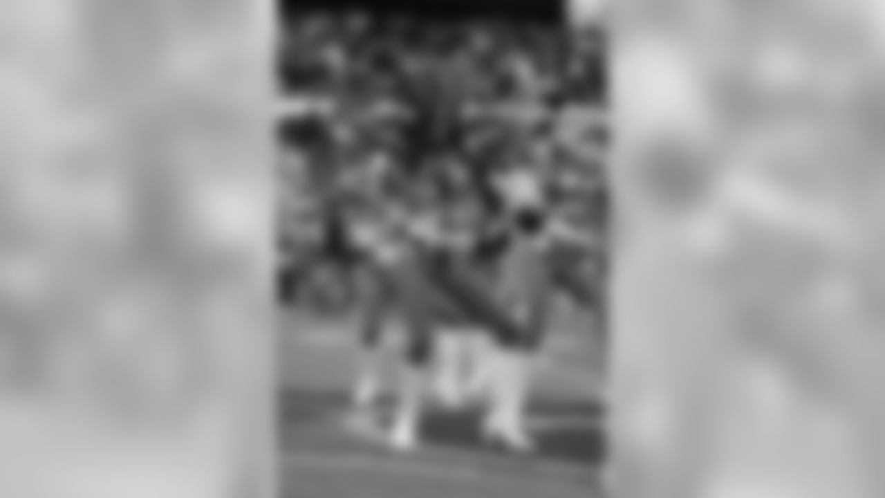 Tennessee Titans vs. Cincinnati Bengals on November 12, 2017. Photos by Donn Jones Photography